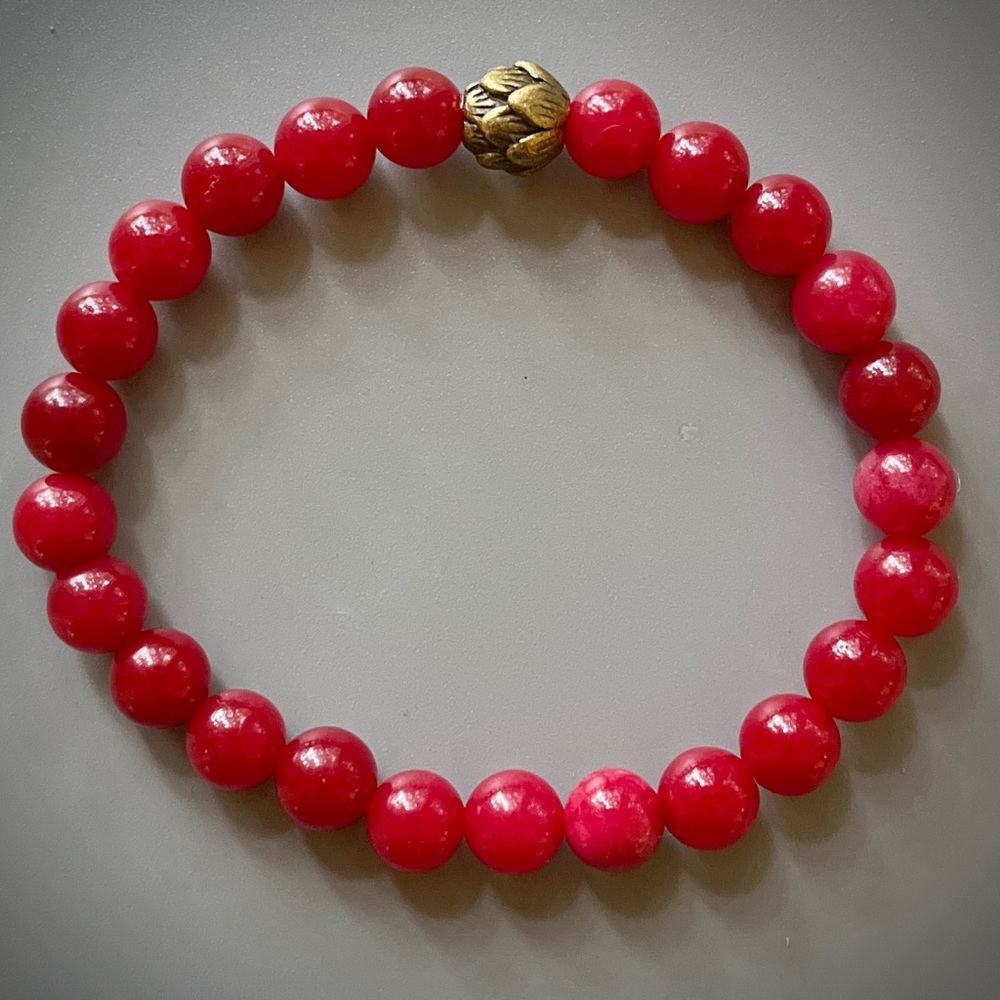 Red Jade Handcrafted Bead Bracelet - Picture 3 of 5